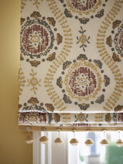 Roman blind with triming